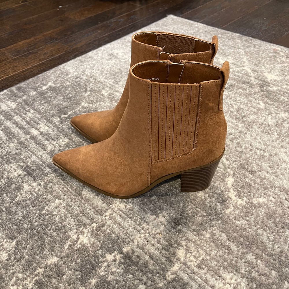 NWOT Women’s booties